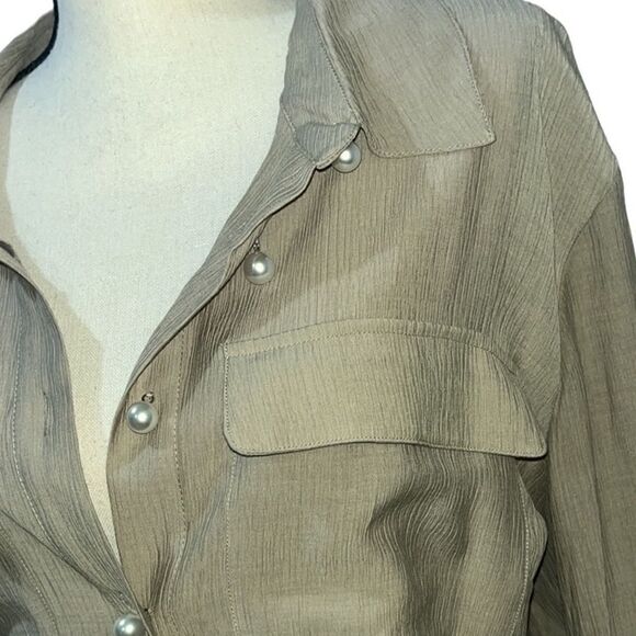 FTF Open Front Pocket Button Down Blouse - Picture 9 of 16